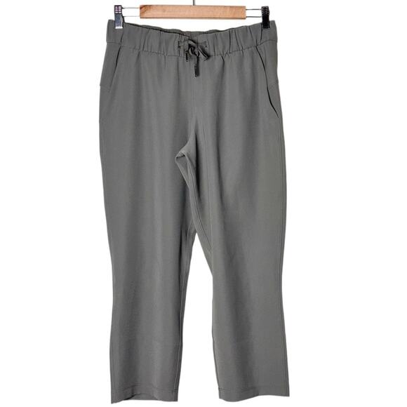 Lululemon On the Fly Crop *Woven 23" In Carbon Dust
Women's size 6 relaxed fit - Picture 1 of 16